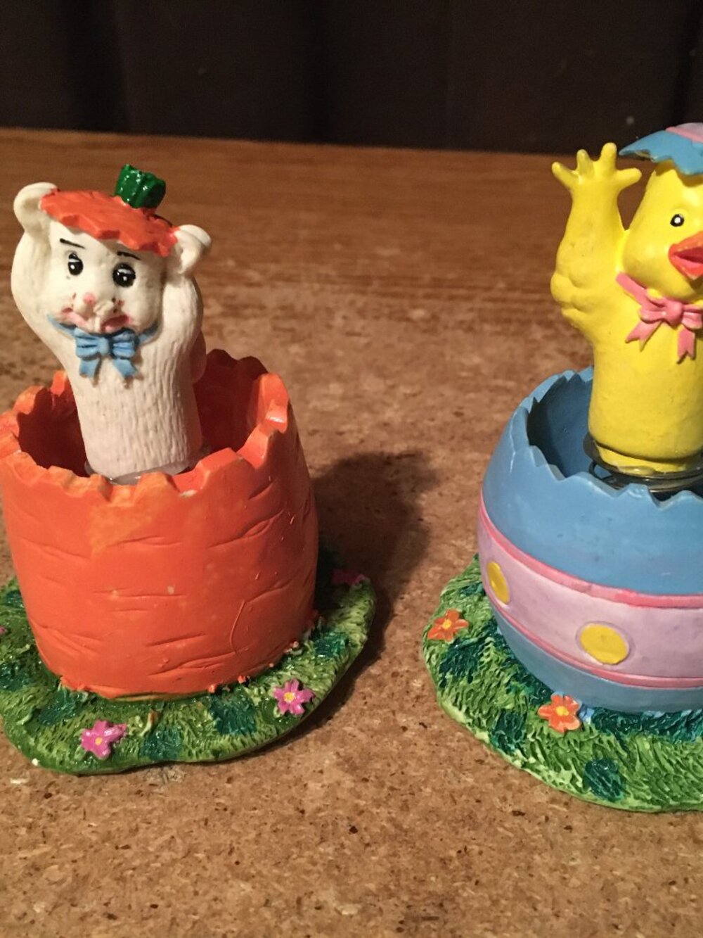 LOT OF 2 EASTER BUNNY IN CARROT CHICK IN A EGG CERAMIC FIGURE SPRING BOUNCE